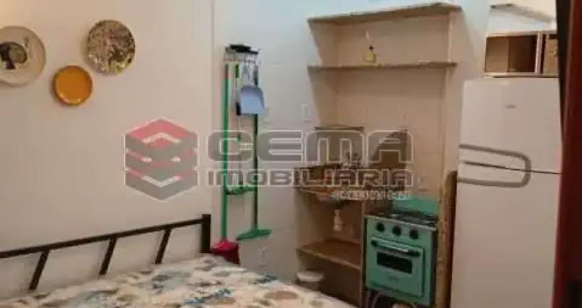 Kitnet / Stúdio para alugar na Rua Riachuelo, Centro, Rio de Janeiro