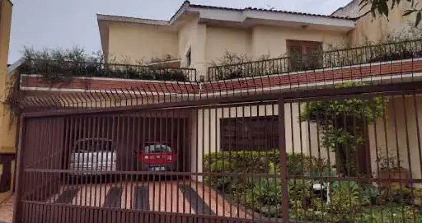 Sobrado com 3 dormitórios à venda, 245 m² por R$ 901.000,00 - Jardim Teles de Menezes - Santo André/SP