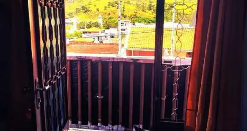 Sobrado no itaguaçu 3 dormitórios e churrasqueira | silvia simone imóveis