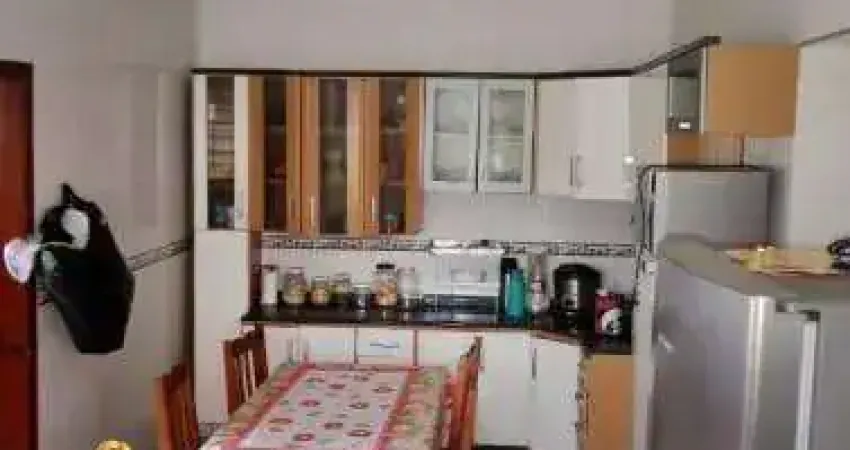 Casa no rádio clube santos amplo e com quintal | silvia simone imóveis