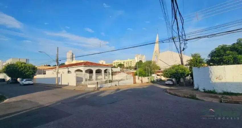 Casa de Esquina em Avenida de grande circulação de veículos, para venda,  Quilombo, Cuiabá - CA7541