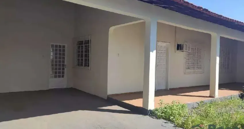Casa próximo á Arena Pantanal, com 3 quartos,  sendo 01 suíte, Jardim Primavera, Cuiabá - CA7741