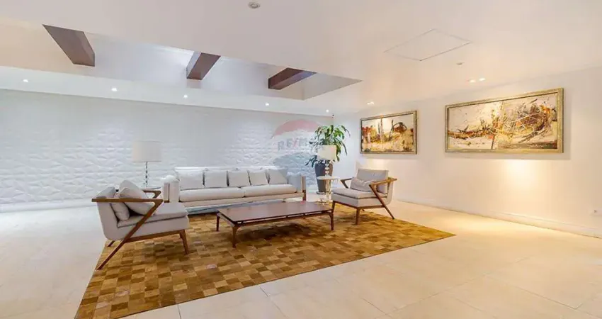 Vende-se Pequena Joia ao lado do Parque Augusta - 2 quartos, closet, cozinha com armários e área de serviço  R$ 830.000,00