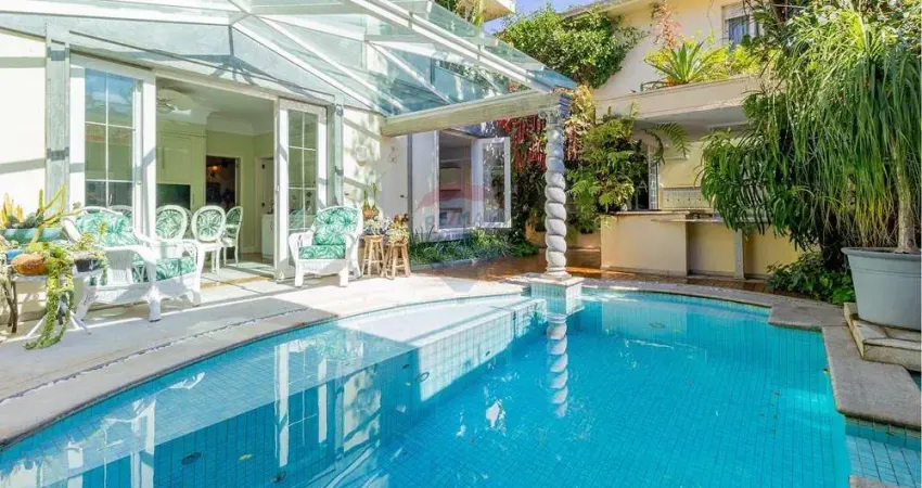 Vende casa na rua Dom Henrique 270 no Ibirapuera com 5 quartos, sendo 2 suítes, 572m² , 5 vagas.