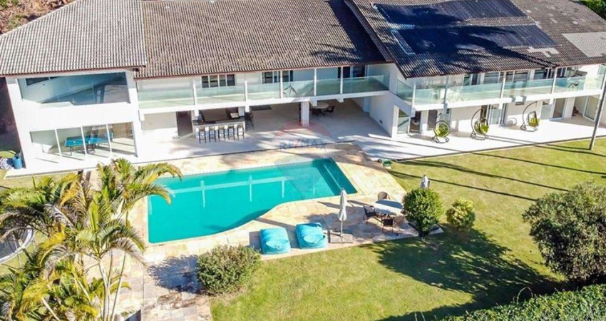 Casa de Luxo com 8 Suítes à Venda no Condomínio Estância Parque Atibaia | Cozinha Kasher e Piscina Privativa