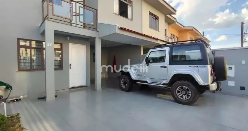 Casa com 3 quartos à venda na Rua Tomás de Aquino, 20, Aristocrata, São José dos Pinhais