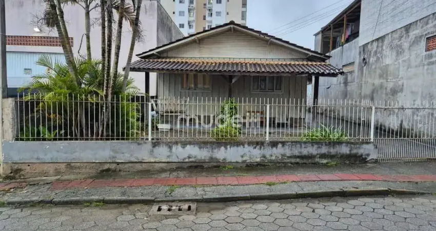 Terreno à venda na Rua Capitão Ernesto Nunes, Cedro, Camboriú