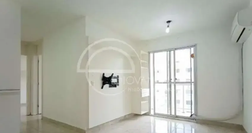 Apartamento à venda na Barra Olímpica, Rio de Janeiro-RJ: 2 quartos, 2 salas, 1 banheiro, vaga de garagem!