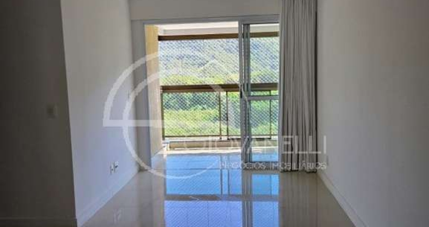 Apartamento à venda no Recreio dos Bandeirantes, Rio de Janeiro-RJ: 2 quartos, 1 suíte, 2 banheiros, vaga de garagem e 72m² de área.