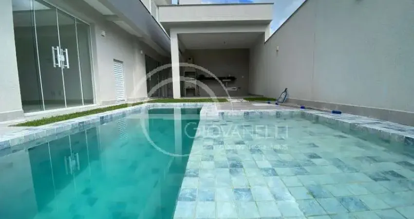 Impecável casa em condomínio à venda - 4 quartos, 4 suítes, 6 banheiros, 2 vagas de garagem, 220m²