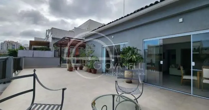 Cobertura linear reformada no jardim oceânico, 317m², 4 quartos, terraço com espaço gourmet na 2ª quadra da praia posto 3