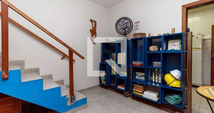 Casa à Venda - Chácara Santo Antonio, 2 Quartos,  250 m2