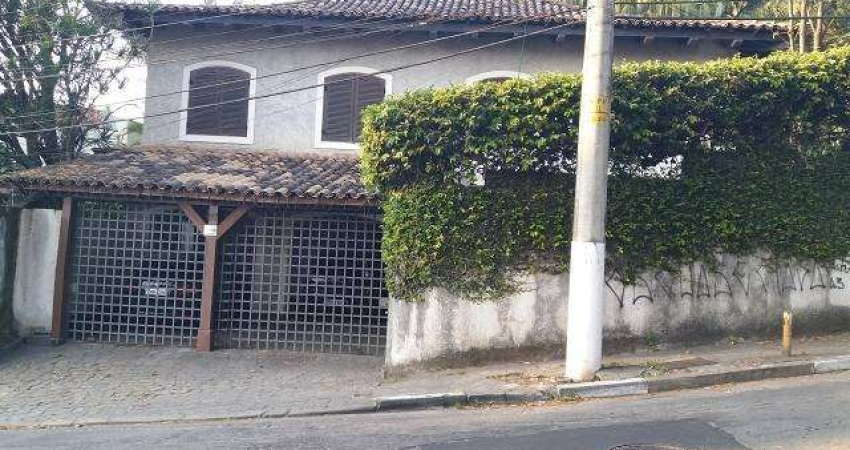 Sobrado á venda no Morumbi, com 4 dormitórios, sendo 2 suítes e 3 vagas.