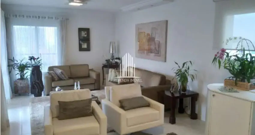 Apartamento no Morumbi com 175m² 3 dormitórios 4 vagas de garagem