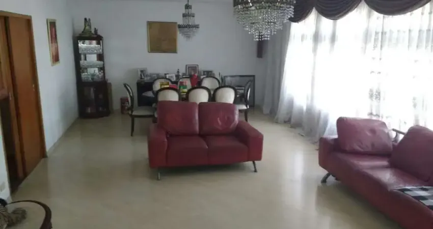 Casa para venda no Ipiranga, 300 metros com 4 dormitórios 4 suítes 6 banheiros  4 vagas