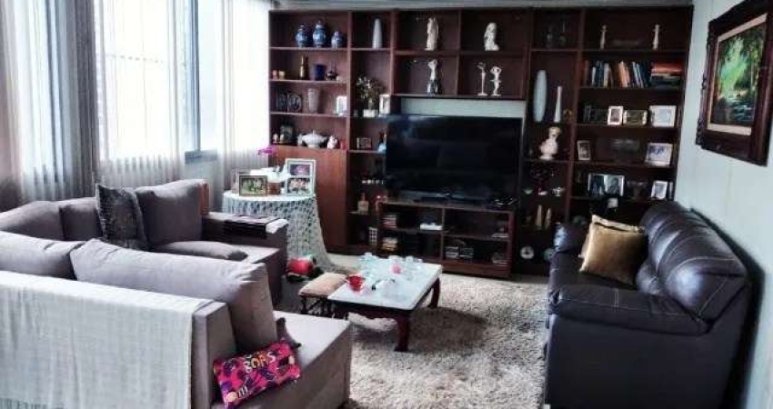 Apartamento no Morumbi, com 3 dormitórios, sendo 1 suíte e 2 vagas.