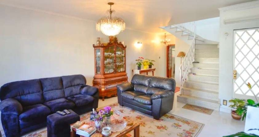 Sobrado à venda na Vila Mariana  280m² com  3 suítes 4 banheiros 2 vagas