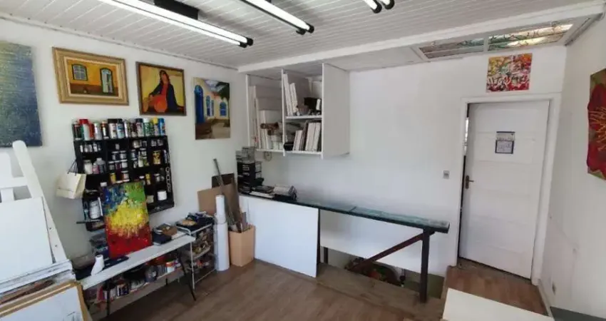 Sobrado à venda em Perdizes com 180m²  3 quartos  3 banheiros