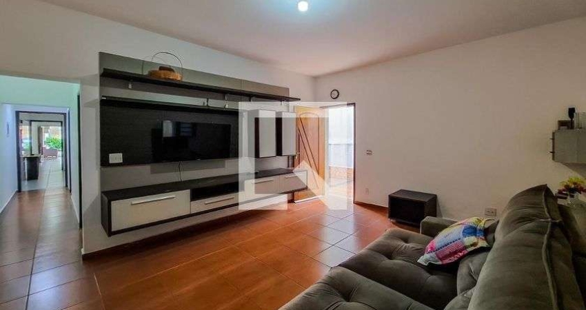 Casa à Venda - Ipiranga, 2 Quartos,  144 m2