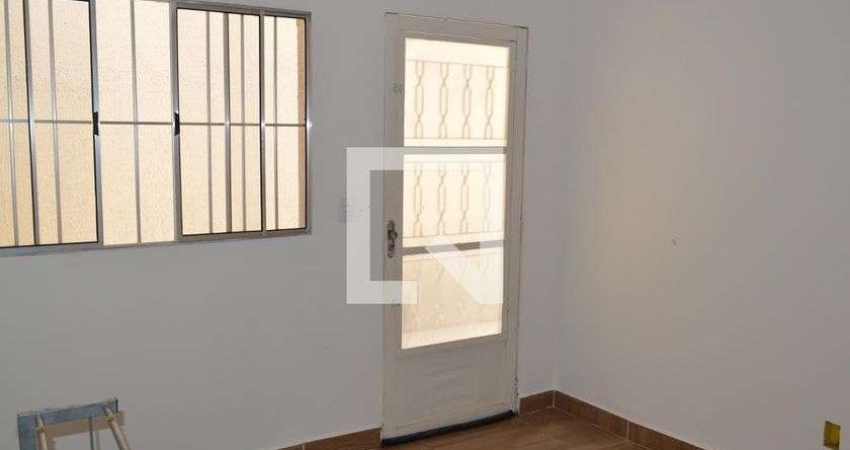 Casa à Venda - Ipiranga, 2 Quartos,  60 m2