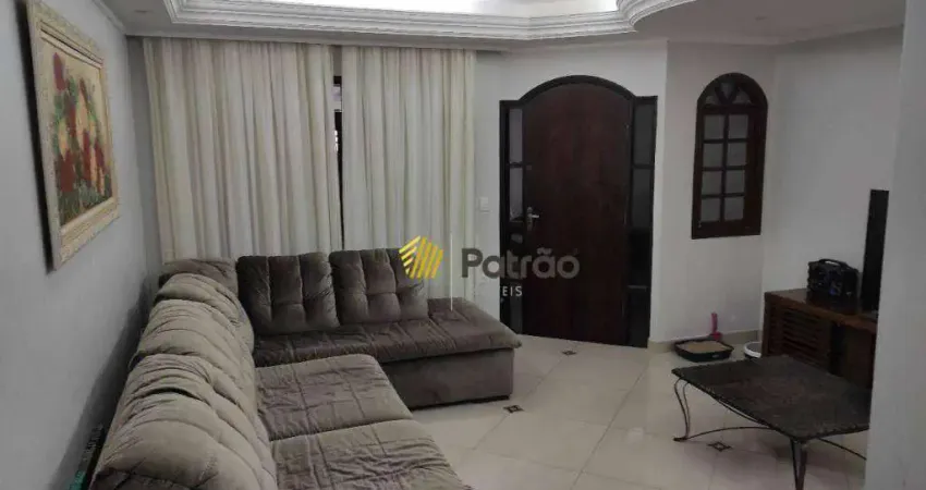 Casa com 4 quartos para alugar na Rua Madagascar, Parque Oratório, Santo André