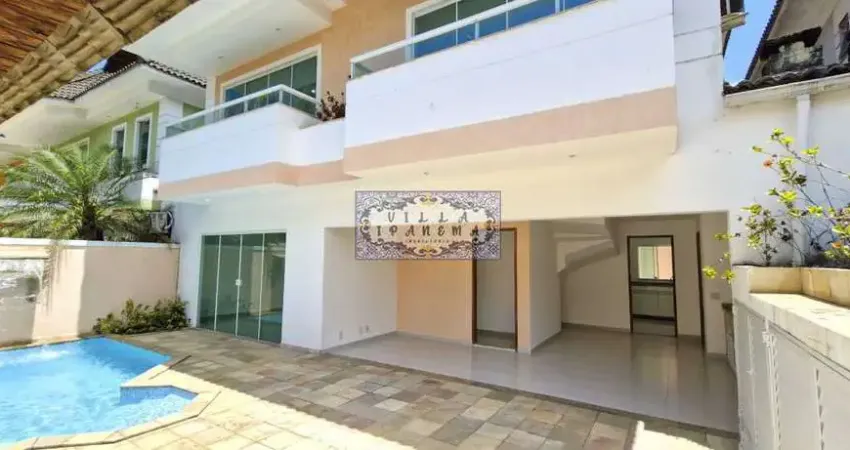 Casa em condomínio fechado com 4 quartos para alugar na Rua Manhuaçu, Vargem Grande, Rio de Janeiro