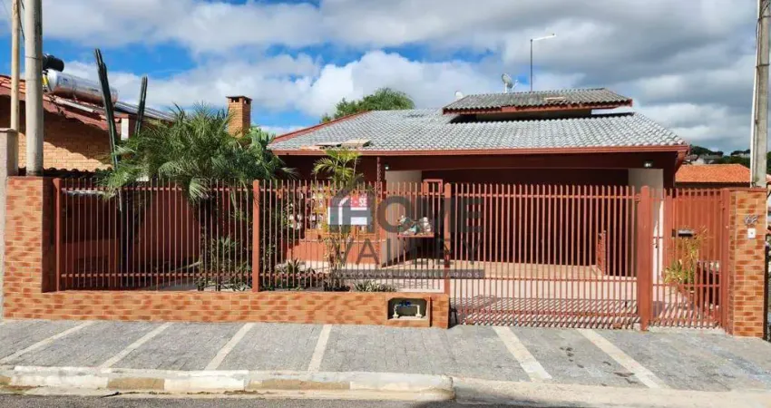 Casa com 3 dormitórios à venda, 250 m² por R$ 1.100.000,00 - Centro - Vinhedo/SP