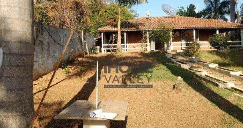 Chácara com 3 dormitórios à venda, 2000 m² por R$ 850.000,00 - Country  Club - Valinhos/SP