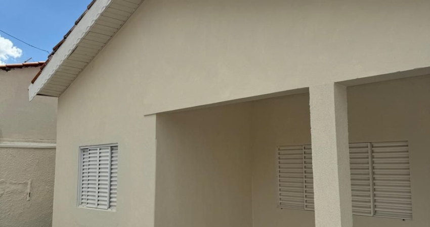Locação ou Venda  Casa no CPA 02  Com 03 Quartos, sendo um suíte