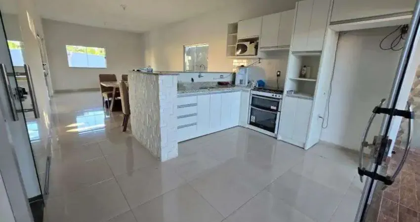 Vende-se casa em condomínio fechado bairro recanto das pássaros