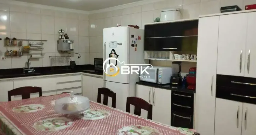 sobrado frontal a venda com 1 vaga , 3 dormitorios , quintal com churrasqueira