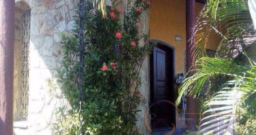 Sobrado à venda, 3 quartos, 3 suítes, 4 vagas, Jardim Maringá - São Paulo/SP