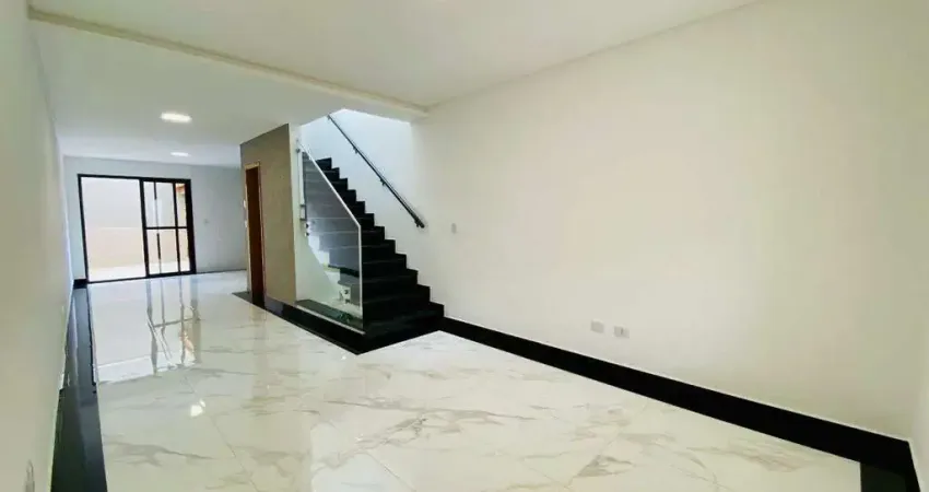 Sobrado Frontal à Venda com 3 Suítes, Área Gourmet e 2 Vagas – Jardim Popular