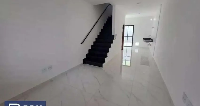 Casa com 3 quartos para alugar na Rua Aralu, 106, Vila Gomes Cardim, São Paulo