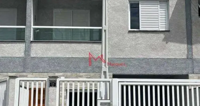 Sobrado Individual triplex com 3 dormitórios, sendo 1 com sacada à venda, 125 m² por R$ 565.000 - Aviação - Praia Grande/SP