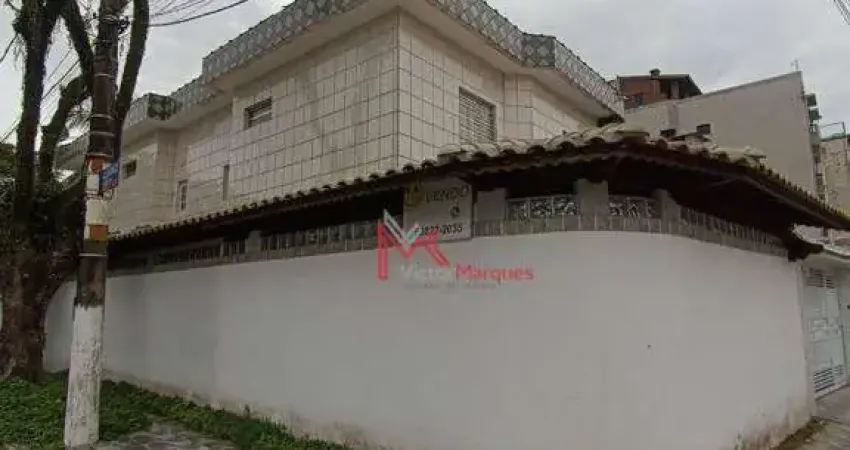 Sobrado com 4 dormitórios, sendo 1 suíte pequena  à venda, 140 m² por R$ 580.000 - Aviação - Praia Grande/SP
