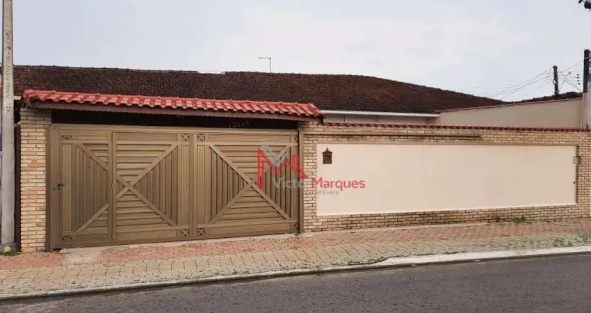 Casa com 2 dormitórios, sendo 1 Suite  à venda, 80 m² por R$ 495.000 - Caiçara - Praia Grande/SP