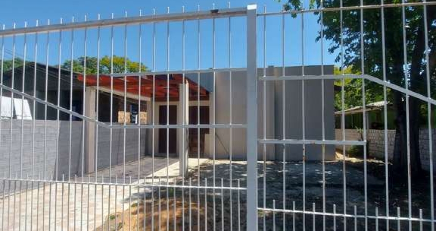 Casa 2 dorimitórios 1suíte  Individual no Pátio Terreno 10x30