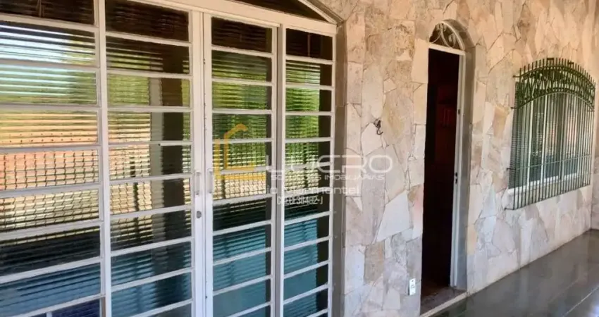 Casa com 4 quartos para alugar na Vila São João da Boa Vista, Bauru 