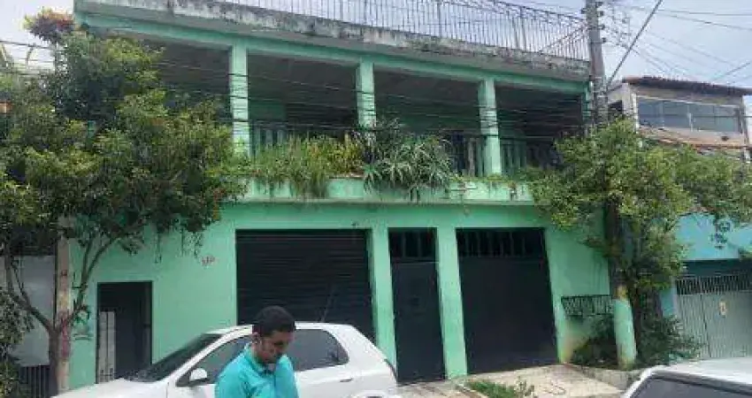 Venda casa guarulhos bonsucesso com área total de 450m² e área construída 700m², são 4 casas no mesmo terreno mais ou menos 18 cômodos. consulte-nos