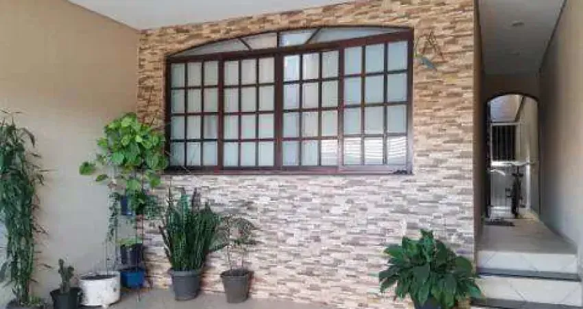 Venda de sobrado no jardim presidente dutra, em guarulhos/sp, 300m² com 4 quartos, suíte, salão amplo e coberto e garagem para 02 autos. consulte-nos.