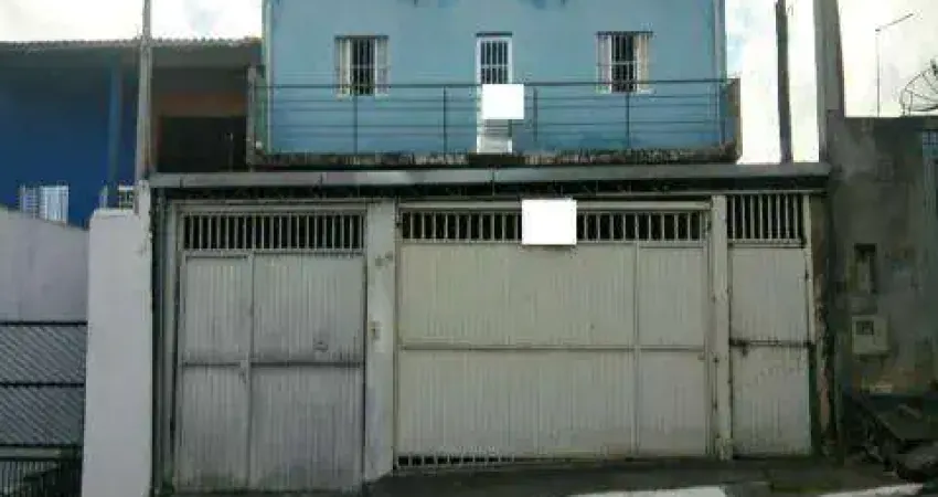 Venda de casa bairro barreto/arujá com 2 casas, uma sala comercial e três salões de aproximadamente 80m² cada. (obra em andamento). local bem reservad