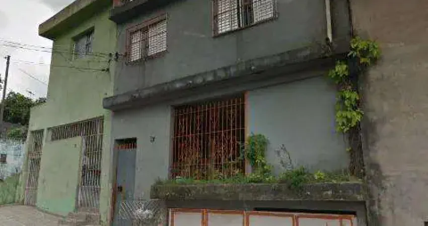 VENDA DE SOBRADO NO JARDIM SANTA HELENA, EM ITAQUAQUECETUBA/SP, 232m² com 2 casas, a de baixo gerando renda e a de cima com área gourmet! CONSULTE-NOS