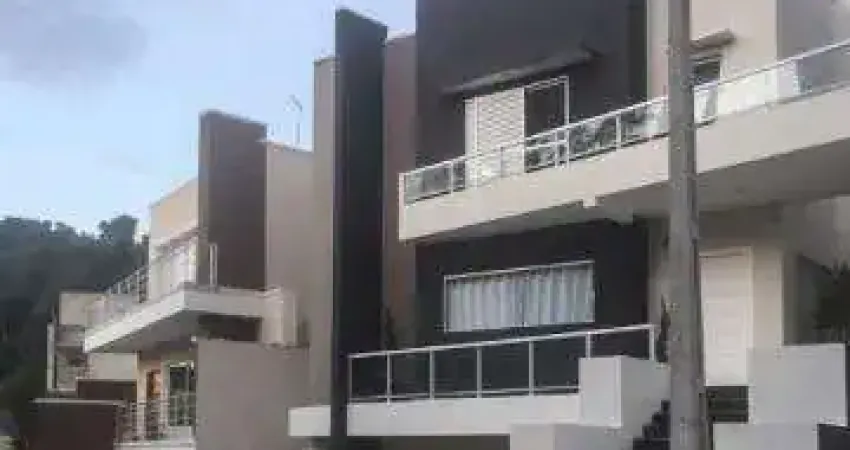 Venda casa condomínio arujá ville ii excelente imóvel com a/t 375m² a/c 400m² distribuídos em 7 dormitórios sendo 5 suítes, banheiro com hidro, sala d