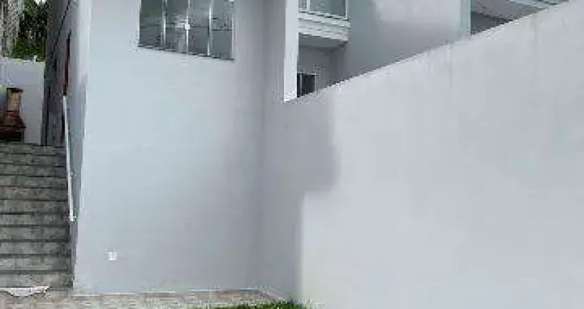 Venda de sobrado no jardim amazonas, em itaquaquecetuba/sp, 70m² com 2 quartos, quintal gramado, churrasqueira e 02 vagas para auto. consulte-nos.