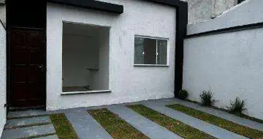VENDA DE CASA NOVA TÉRREA NO CAMBUCI, EM MOGI DAS CRUZES/SP, 80m² com 3 quartos, suíte, sala de estar ampla e garagem para 02 autos. CONSULTE-NOS.