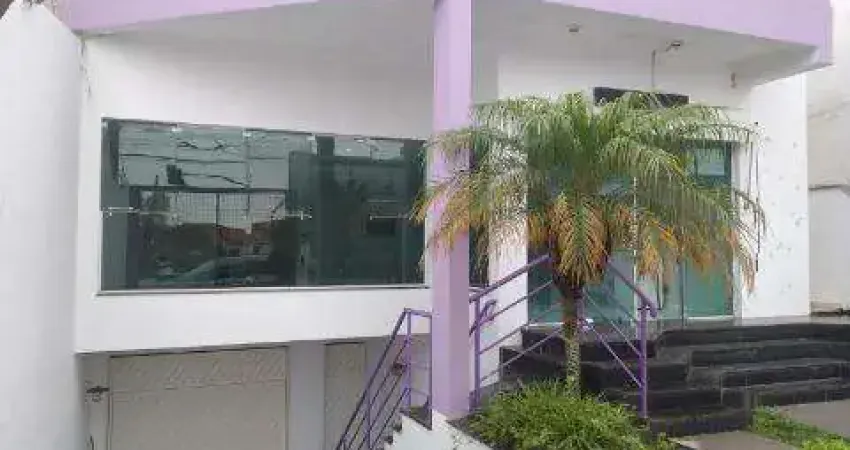VENDA DE SALÃO COMERCIAL NO ALTO DO IPIRANGA, EM MOGI DAS CRUZES, aréa de 376m², garagem coberta e quintal com churrasqueira. CONSULTE-NOS.