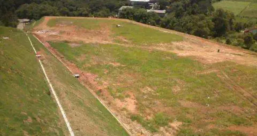 VENDA E LOCAÇÃO DE ÁREA COMERCIAL EM ARUJÁ/SP, EXCELENTE OPORTUNIDADE COM LOCALIZAÇÃO ESTRATÉGICA DE 20.000m² e 250m de frente! CONSULTE-NOS.
