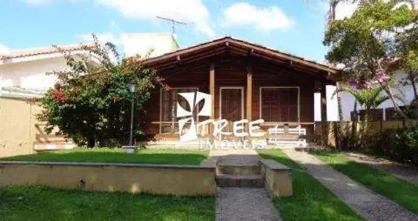 Venda de casa no condomínio arujá country club, 250m² c/ 2 quartos, suíte c/ sacada, salão com churrasqueira e forno de pizza e 4 vagas. consulte-nos.