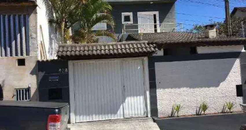 Venda de sobrado no jardim fazenda rincão, em arujá/sp, 185m² com 3 suítes, sacada, cozinha planejada, área gourmet, piscina e 3 vagas. consulte-nos